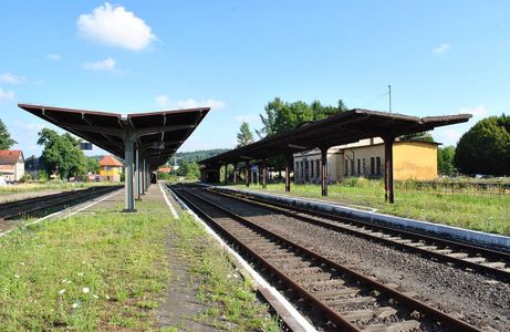 Dolny Śląsk: Wyłoniono wykonawcę rewitalizacji linii 284 – po 35 latach pociągi pasażerskie powrócą na odcinek Jerzmanice‑Zdrój – Lwówek Śląski