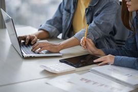 7 na 10 zetek przyznaje, że komfort w pracy wpływa na ich zaangażowanie