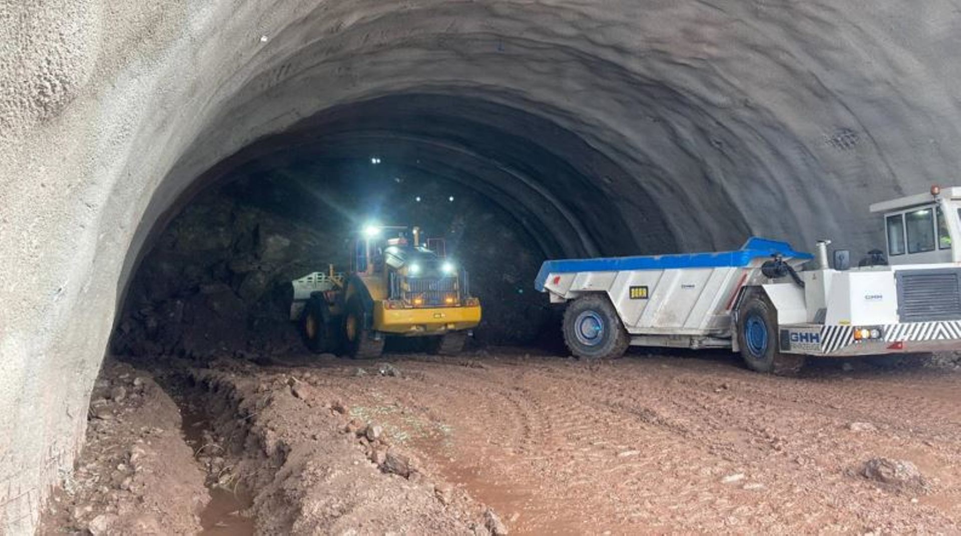 Trwają prace przy budowie tunelu na trasie S3, na odcinku Bolków - Kamienna Góra 