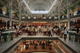 Zabytkowa Hala Targowa w Gdańsku przechodzi rewitalizację i metamorfozę [WIZUALIZACJE]