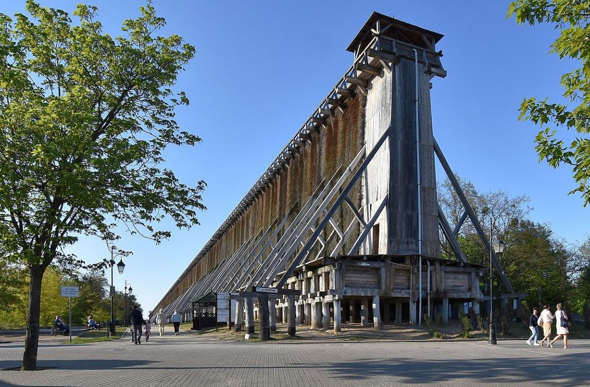 Fot. Henryk Bielamowicz - Praca własna, CC BY-SA 4.0, https://commons.wikimedia.org/w/index.php?curid=135666716, / Tężnia nr 1.