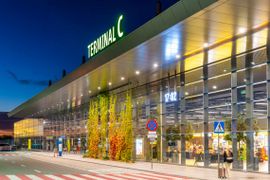 Katowice Airport: Rozstrzygnięto przetarg na rozbudowę terminalu pasażerskiego C 