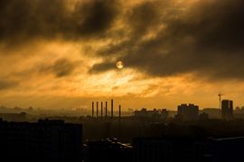 [Wrocław] Piece, transport i kontrole. Co robi miasto, by walczyć ze smogiem?