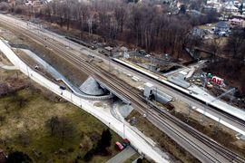 W Krakowie powstaje nowy przystanek kolejowy Złocień i nowy most nad rzeką Serafą [ZDJĘCIA]