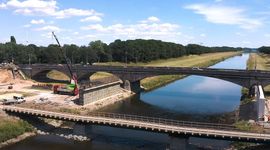 We Wrocławiu trwa budowa nowych mostów Chrobrego [FILM + ZDJĘCIA]