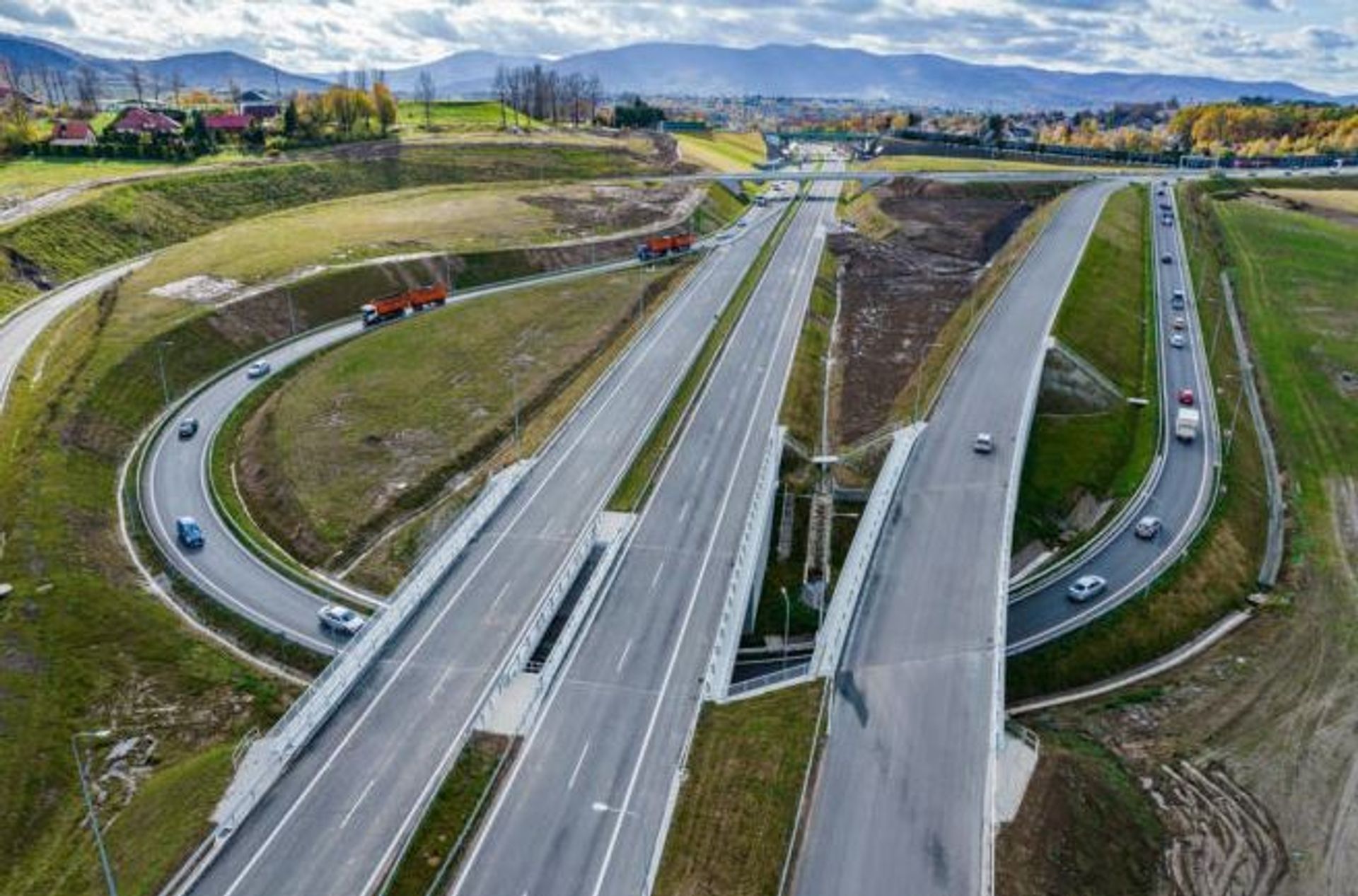 Kolejny odcinek drogi ekspresowej S1 w woj. śląskim gotowy. Kiedy otwarcie? 