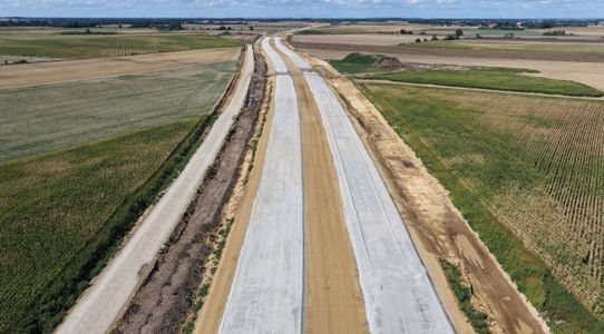 Pod Wrocławiem powstaje odcinek drogi ekspresowej S8 Kobierzyce Południe - Jordanów Śląski [FILMY]