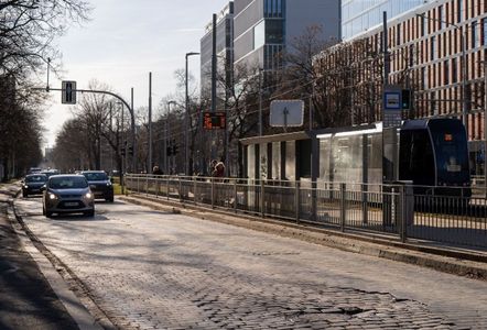 Asfalt czy kostka brukowa? Jest porozumienie w sprawie remontu ul. Powstańców Śląskich 