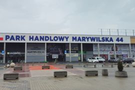 Marywilska 44 wstaje z kolan. Co dalej z centrum handlowym [WIZUALIZACJE]