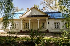 130 tysięcy złotych uratuje przepiękną, zabytkową willę w Łękach Kościelnych (woj. łódzkie)