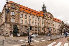 Wrocław: Są chętni na zakup zabytkowego gmachu przy Powstańców Śląskich. Orange oczekuje 40 mln zł