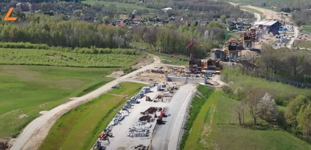 Trwają prace na budowie odcinka drogi S6 – obwodnicy Koszalina i Sianowa [FILMY]