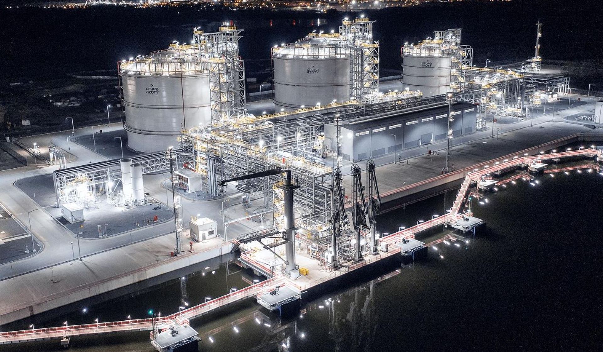 Grupa Azoty sprzedaje Polimery Police. Gigantyczny projekt pozostanie w polskich rękach