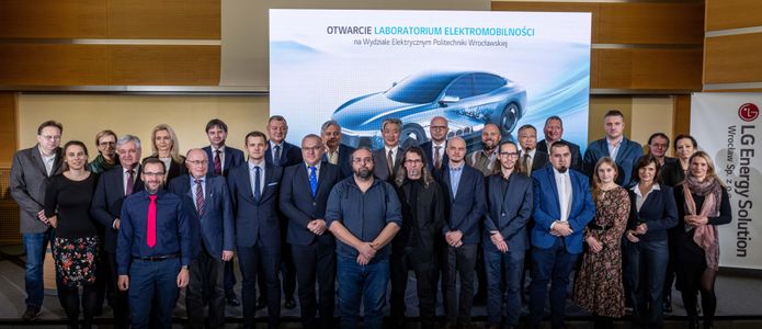 We Wrocławiu, dzięki wsparciu LG Energy Solution, powstało nowe laboratorium elektromobilności