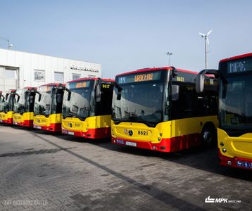 Pierwsze nowe 18-metrowe autobusy Mercedes-Benz Conecto dotarły do MPK Wrocław [ZDJĘCIA]