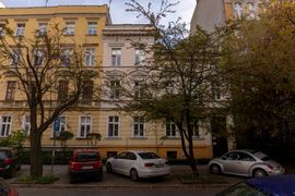 Wrocław: Władze województwa znów szukają kupca na zabytkową kamienicę na Ołbinie. Obniżka pomoże?