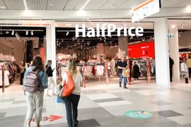 HalfPrice otworzył nowy, dwupoziomowy sklep w Warszawie