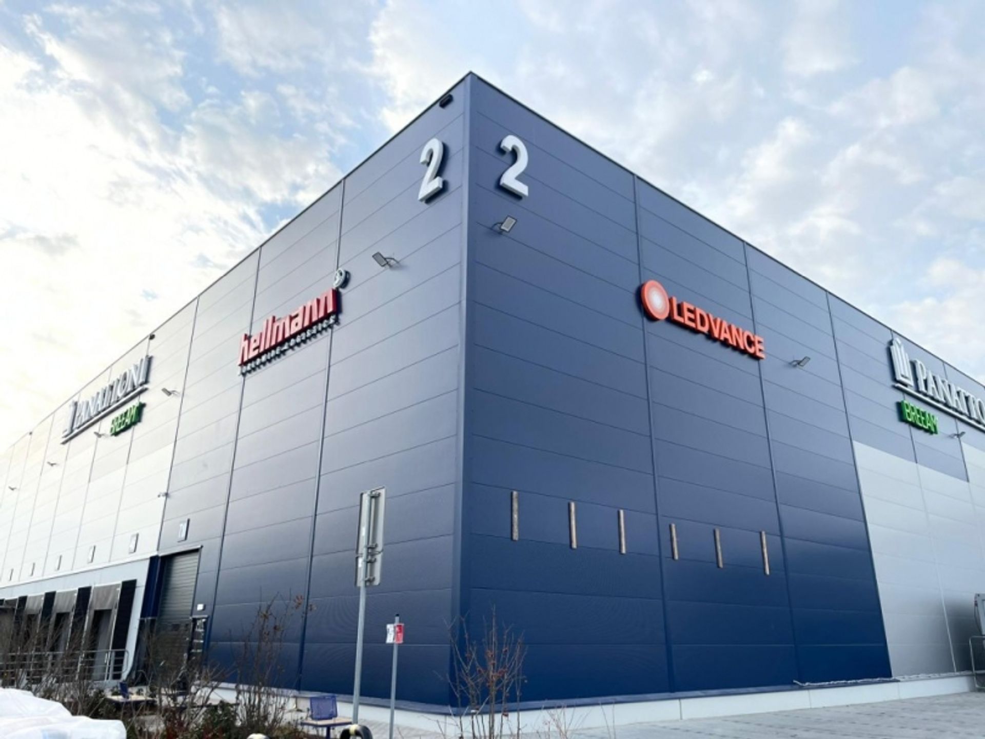 Jeden ze światowych liderów w branży oświetlenia ogólnego, niemiecka firma LEDVANCE, otwiera centrum dystrybucyjne pod Wrocławiem