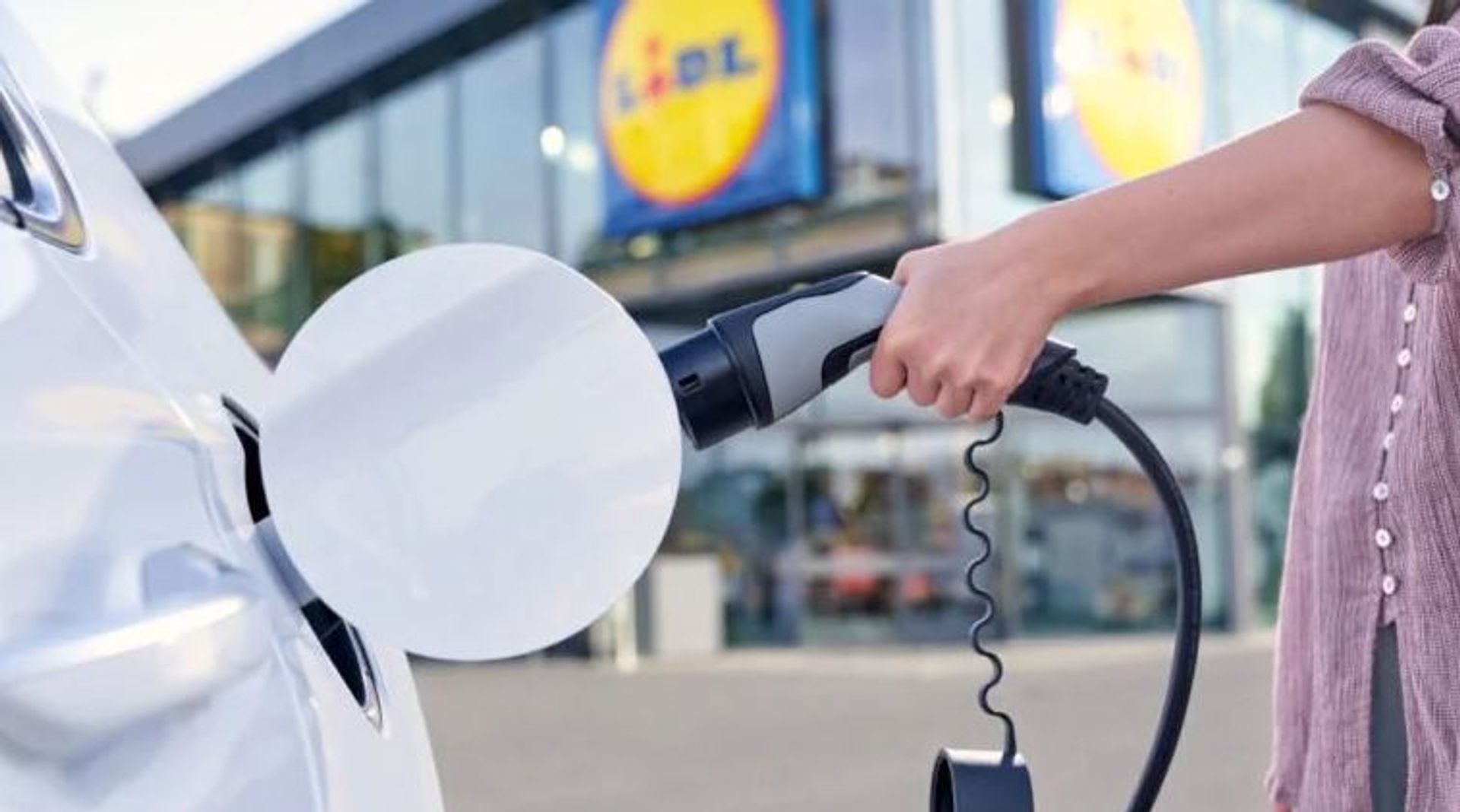 LIDL wspiera rozwój elektromobilności w Polsce