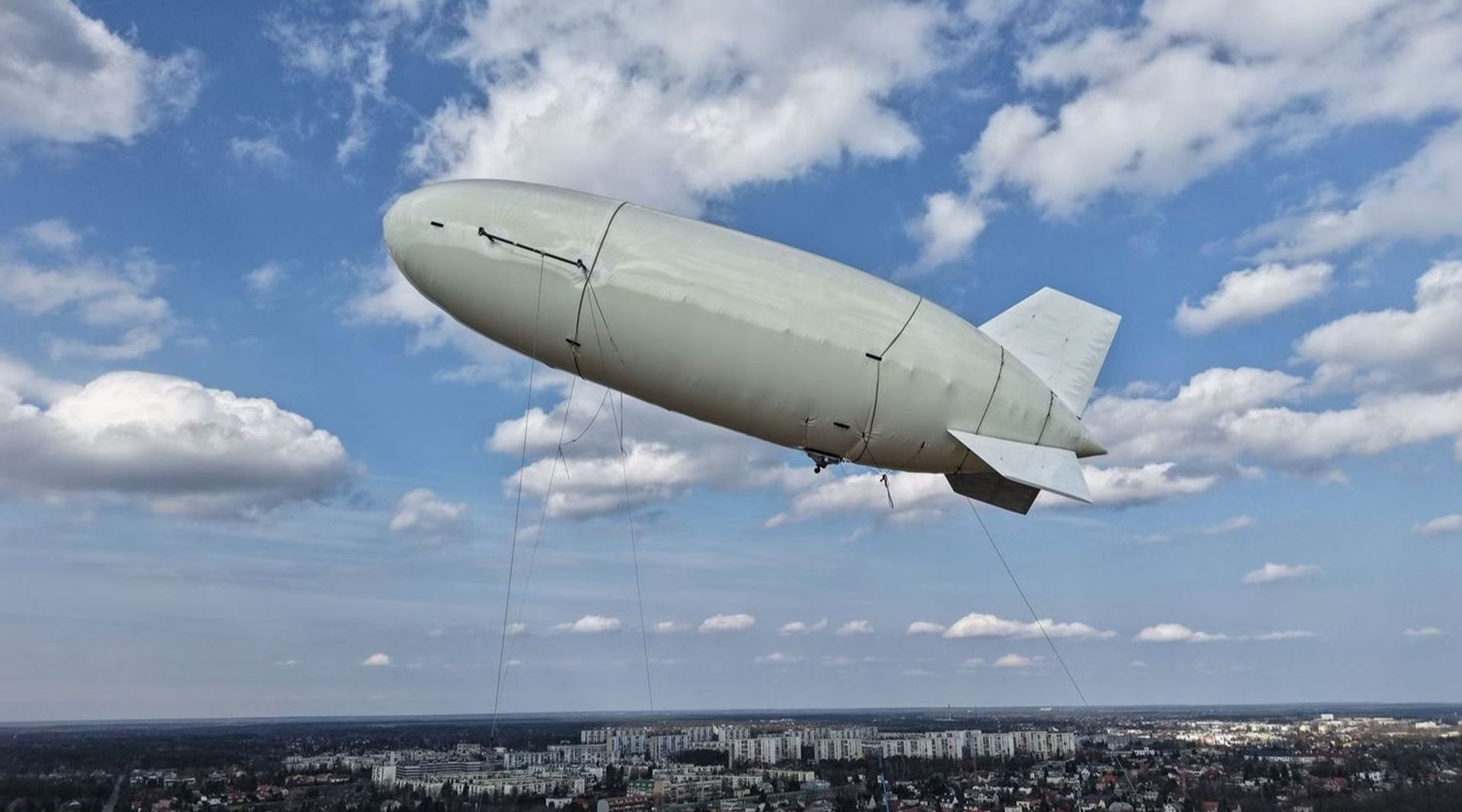 Aerostaty BASIA zmienią bezpieczeństwo Polski. Nowy system ma wykrywać drony, sygnały radiowe i zagrożenia na granicy