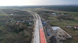 Trwają zaawansowane prace na budowie odcinka drogi ekspresowej S6 – obwodnicy Koszalina [FILM]