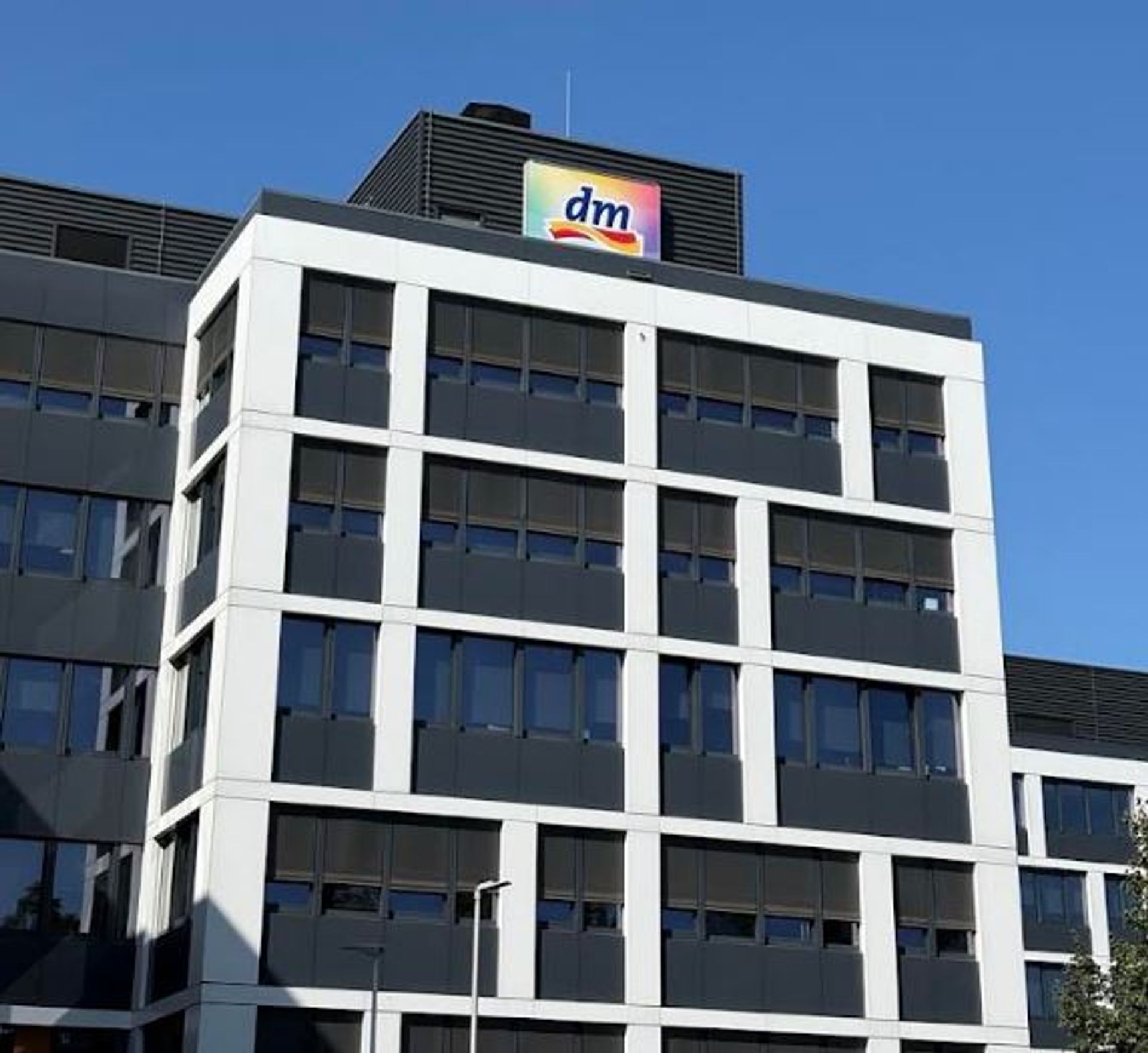drogerie dm i dmTECH pod jednym dachem. We Wrocławiu oficjalnie startuje polskie dm-dialogicum