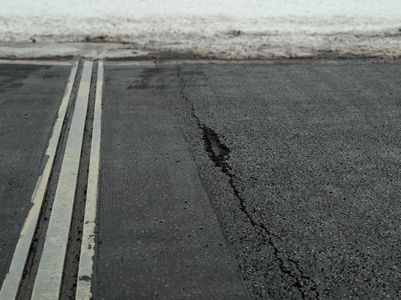 Poważne uszkodzenia jezdni niedawno otwartej Obwodnicy Metropolitalnej Trójmiasta