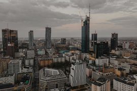 W centrum Warszawy trwa budowa 310-metrowego wieżowca Varso Tower [ZDJĘCIA]