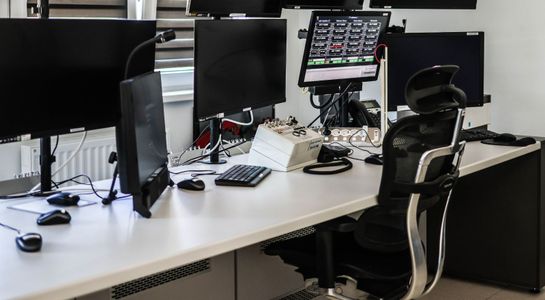 Dolny Śląsk: Inwestycja za ponad 270 mln złotych! Ruszyło nowoczesne Lokalne Centrum Sterowania ruchem kolejowym w Grupie KGHM [FILMY]
