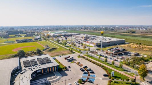 Na terenie Galerii Różanej w Kutnie, powstaje dwukondygnacyjna restauracja KFC