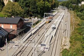 Po 9 latach pociągi wracają na linię Skoczów – Goleszów – Cieszyn. Nowe perony dla wygodnych podróży [ZDJĘCIA]