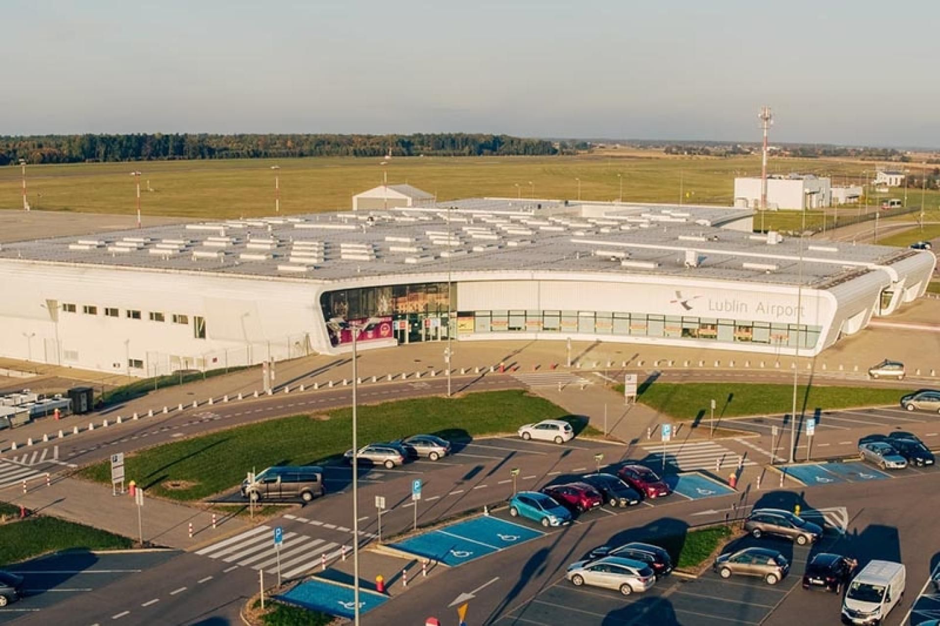 Port Lotniczy Lublin rozbudowuje parkingi dla pasażerów