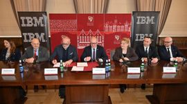 IBM oraz Politechnika Wrocławska i Uniwersytet Łódzki stworzą nowy wariant polskiego dużego modelu językowego AI