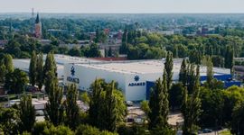 Znana polska firma Adamed wybuduje za ok. 300 mln złotych fabrykę leków wziewnych pod Łodzią