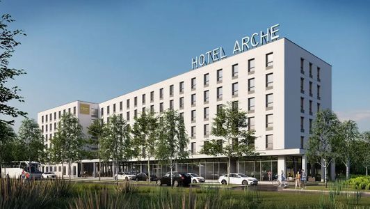 Znany polski hotelarz i inwestor Władysław Grochowski otwiera nowy hotel pod Warszawą