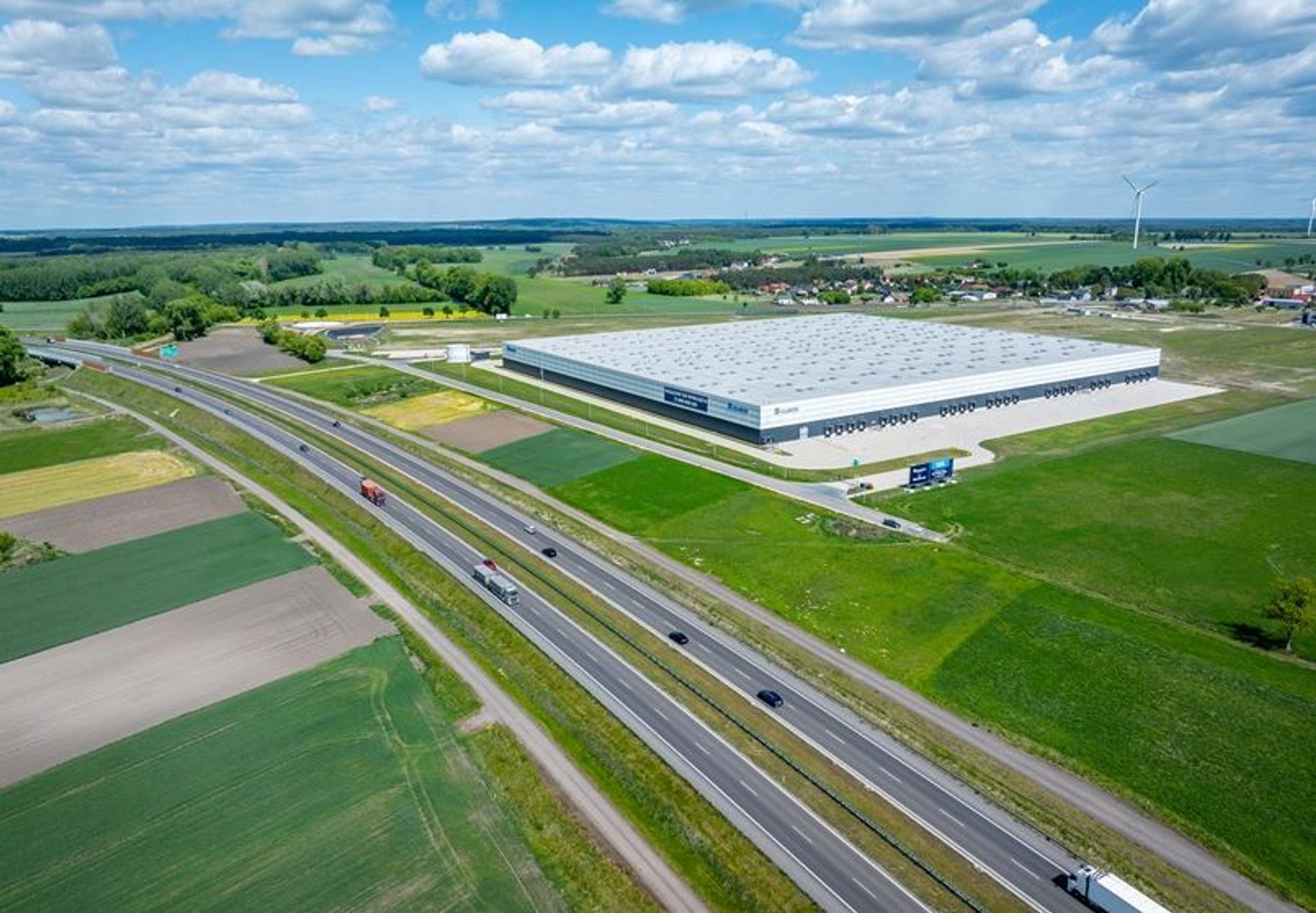 DMTrade uruchamia centrum dystrybucyjne w Hillwood Poznań-Czempiń