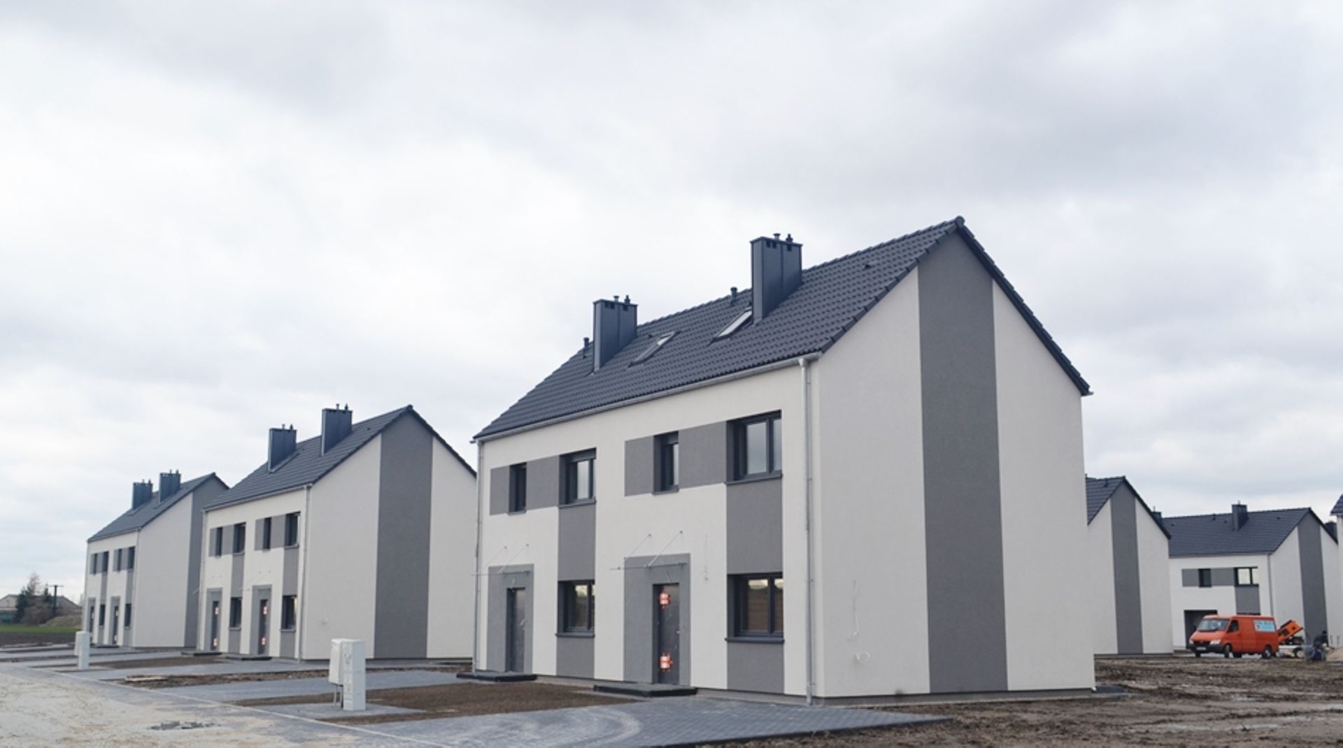  Pierwsze domy w Zielonych Rabowicach pod Poznaniem gotowe