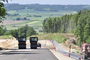 Sprawdzamy zaawansowanie przetargów na budowę nowych dróg w Polsce