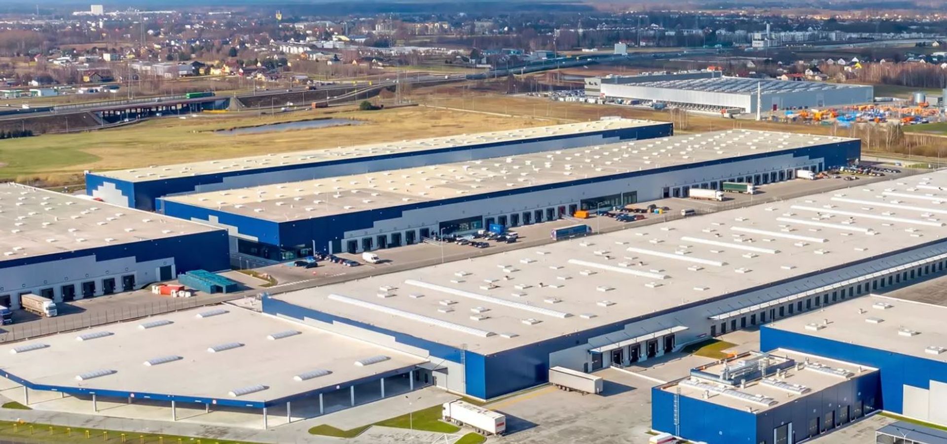Popyt netto wzrósł o 58 proc., a podaż dużych modułów zmienia układ sił na rynku magazynowym w Polsce