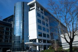 Alior Bank wystawia na sprzedaż biurowiec w centrum Warszawy