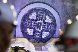 Zakończyło się drążenia tunelu ewakuacyjnego na linii kolejowej Podłęże - Piekiełko [ZDJĘCIA]