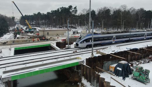 Budowa wiaduktów kolejowych na linii Koluszki - Łódź przekroczyła półmetek [ZDJĘCIA]