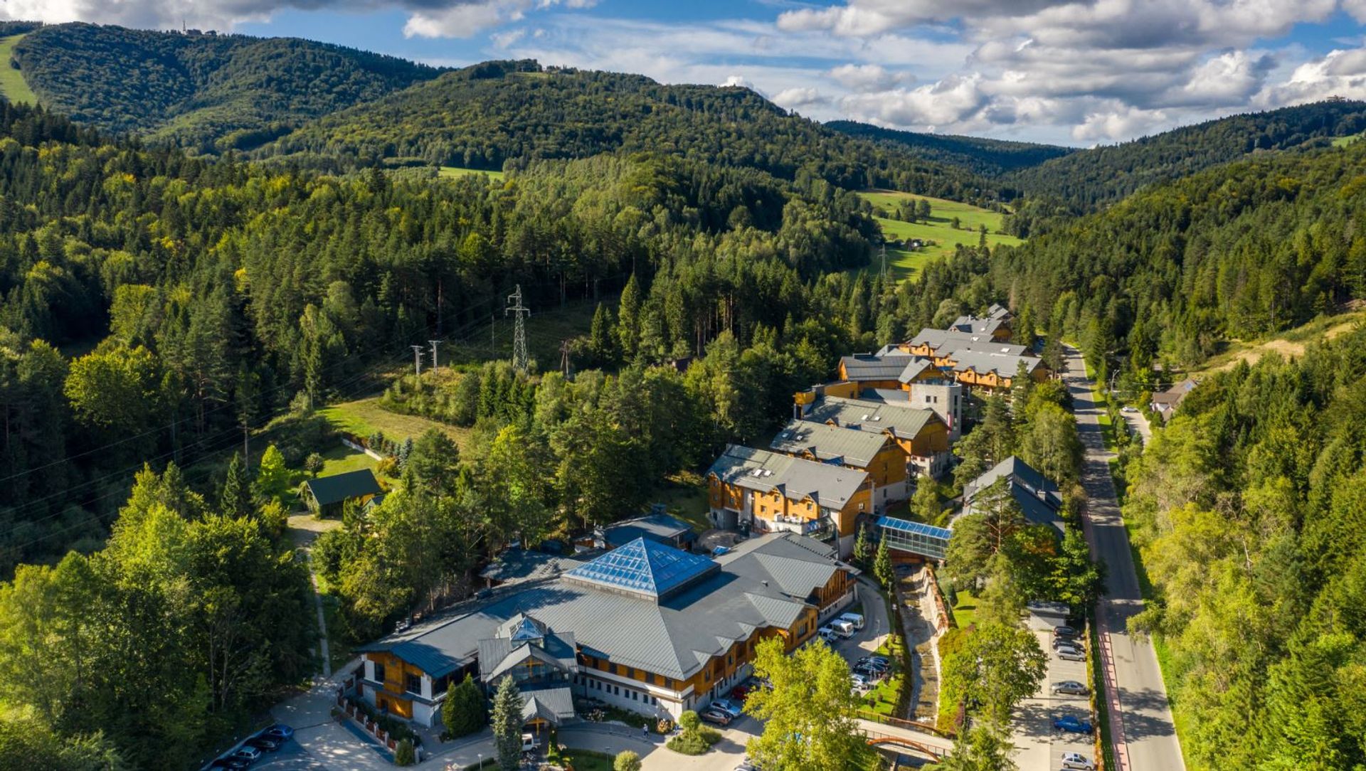 Czarny Potok Resort SPA & Conference po modernizacji. Krynicki pięciogwiazdkowy resort zyskał nowy, naturalny charakter premium