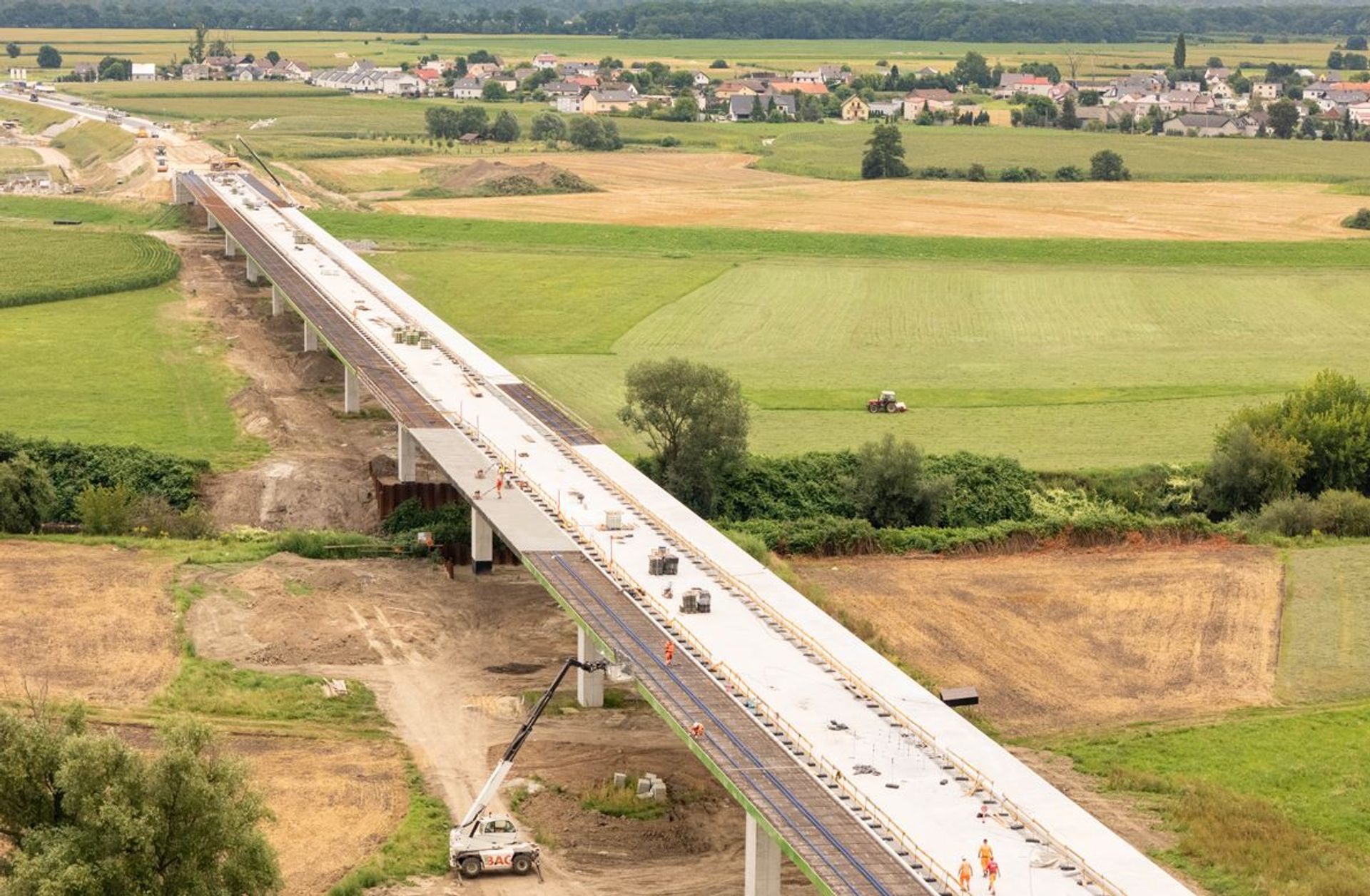 Rośnie nowy most na Odrze w woj. śląskim. Finisz prac coraz bliżej 