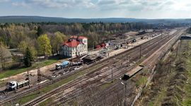 Postępuje modernizacja linii kolejowej łączącej Kielce ze Skarżyskiem-Kamienną