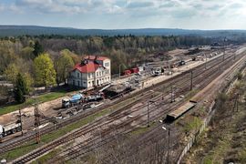 Postępuje modernizacja linii kolejowej łączącej Kielce ze Skarżyskiem-Kamienną