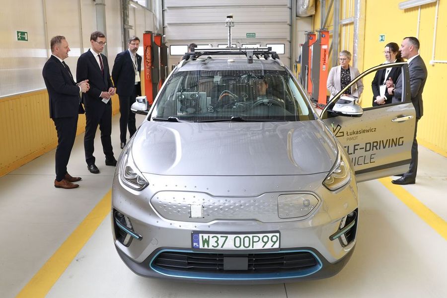 Elektromobilność: Łukasiewicz – PIMOT otwiera w Warszawie najnowocześniejsze centrum badawcze w tej części Europy