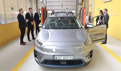 Elektromobilność: Łukasiewicz – PIMOT otwiera w Warszawie najnowocześniejsze centrum badawcze w tej części Europy