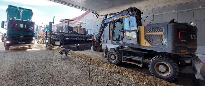 Kolejny betonowy odcinek drogi ekspresowej S52 w Małopolsce [FILM]