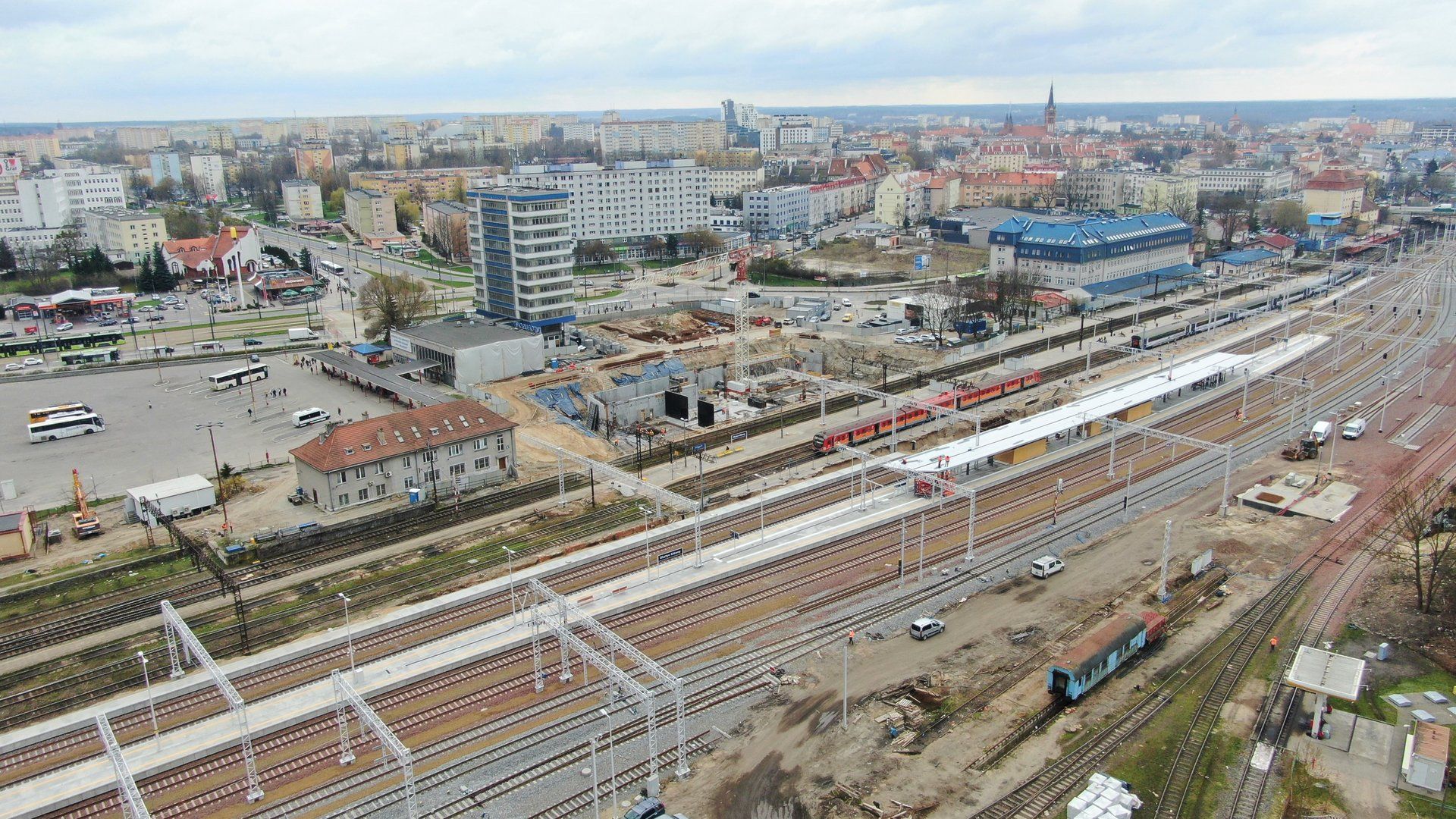Olsztyn Główny: nowy peron zachęca do podróży koleją 